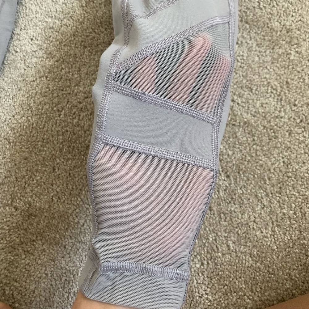 Lululemon leggings ! - Picture 2 of 6